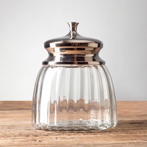 Емкость с крышкой